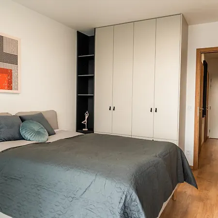 Luxury Center - Parking Included *