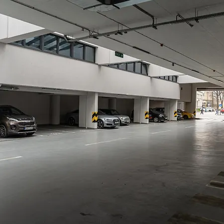 Luxury Center - Parking Included * 科希策